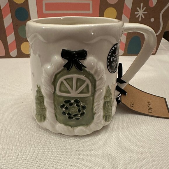 Peppermint & Pine Green Door House Wreath Bow Frosting Trimmed Mug NWT 2025 - Picture 2 of 5
